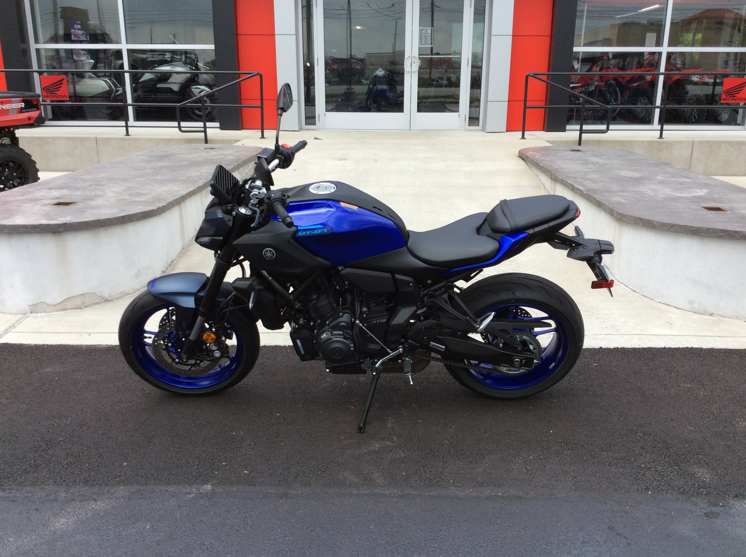 2025 Yamaha MT-07 - Photo 4